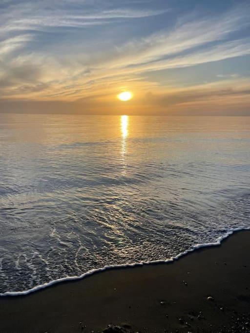 מוטריל Apartamento Con Vistas Al Mar En Playa Granada מראה חיצוני תמונה